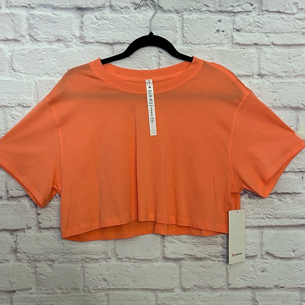 lululemon athletica Vibrant Orange Short Sleeve Tee